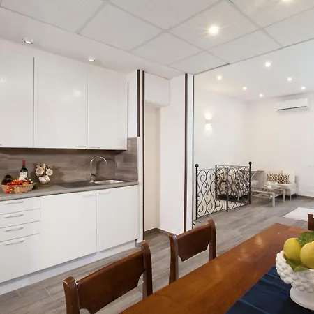 Dreamers' Escape Apartment