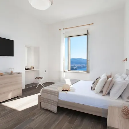 Dreamers' Escape Apartment